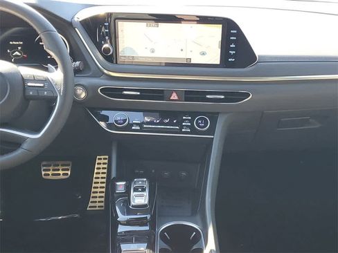 Used 2023 Hyundai Sonata SEL Plus w/ Preferred Accessory Package image 16