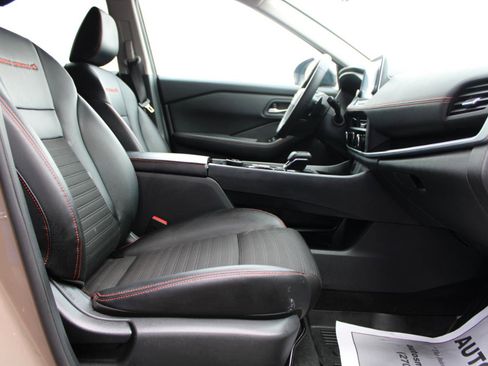 Used 2025 Nissan Rogue SV image 45