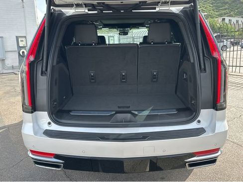 Certified 2024 Cadillac Escalade Premium Luxury w/ Performance Package image 31