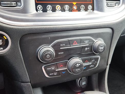 Used 2017 Dodge Charger R/T RWD image 23