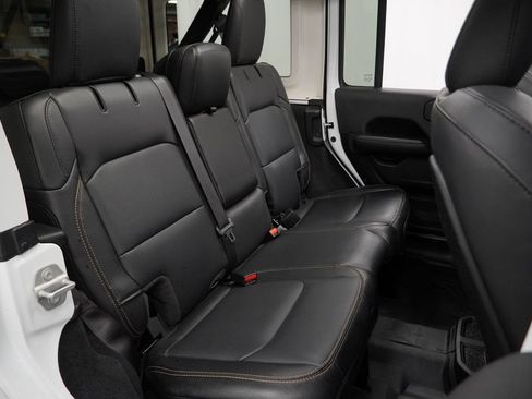 Used 2024 Jeep Wrangler Unlimited Sahara w/ Technology Group AWD/4WD image 42