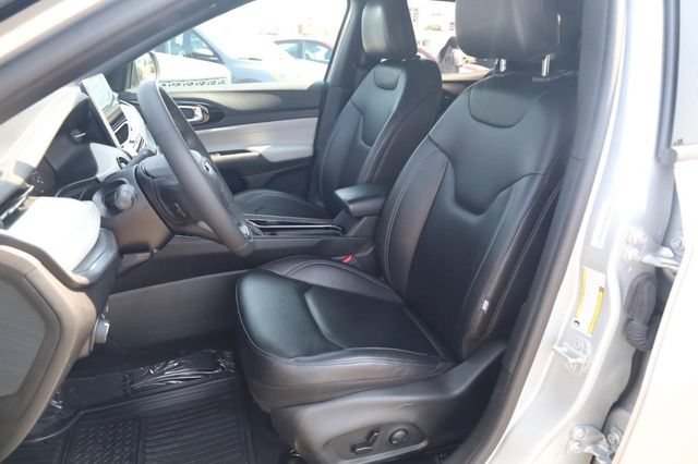 Used 2025 Jeep Compass Limited AWD/4WD image 19