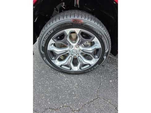 Used 2019 RAM 1500 Limited AWD/4WD image 11