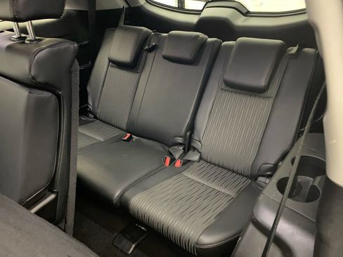 Used 2018 Toyota Highlander Plus AWD/4WD image 24