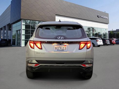 Certified 2023 Hyundai Tucson SE image 4