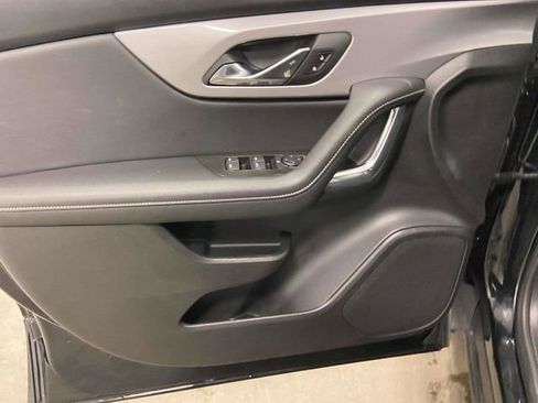 Used 2025 Chevrolet Blazer LT image 9