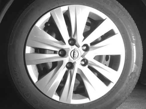 Used 2025 Nissan Sentra S FWD image 12