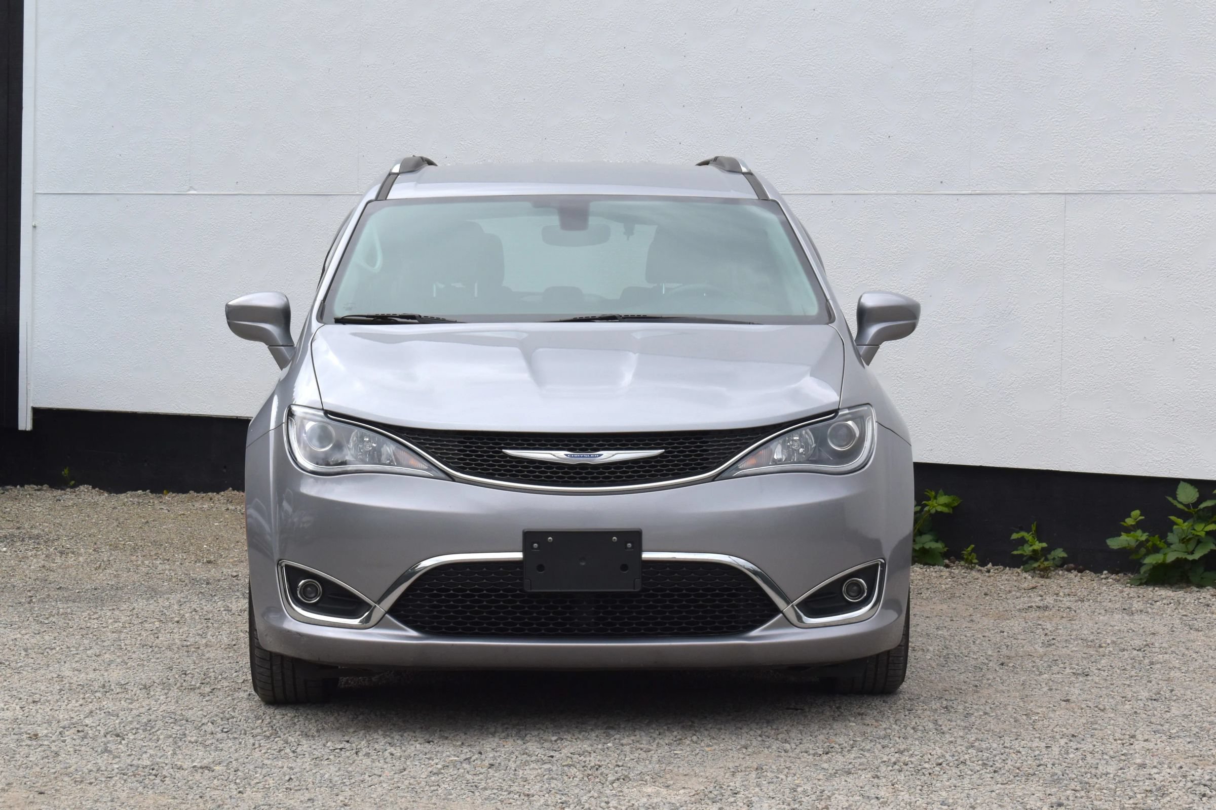 Used 2018 Chrysler Pacifica Touring-L FWD image 36