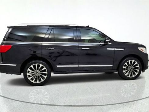 Used 2021 Lincoln Navigator Reserve AWD/4WD image 9