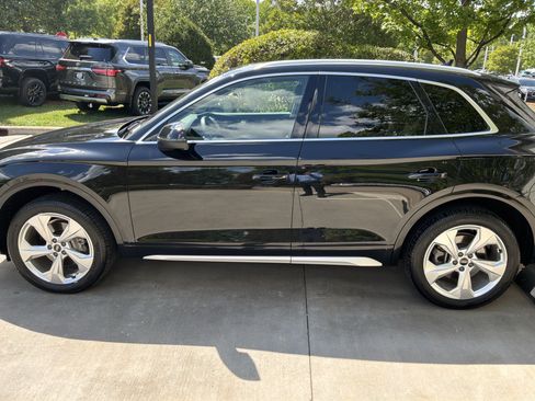 Used 2021 Audi Q5 2.0T Premium Plus w/ Premium Plus Package AWD/4WD image 7
