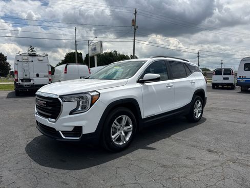 Certified 2024 GMC Terrain SLE w/ Driver Convenience Package FWD image 1