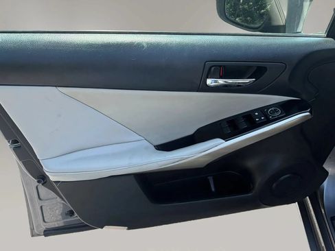 Used 2014 Lexus IS 250 RWD image 16