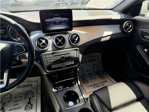 Used 2018 Mercedes-Benz CLA 250 image 38
