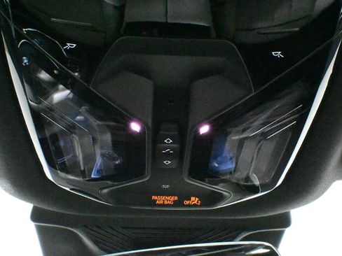 Used 2025 BMW 530i xDrive image 18