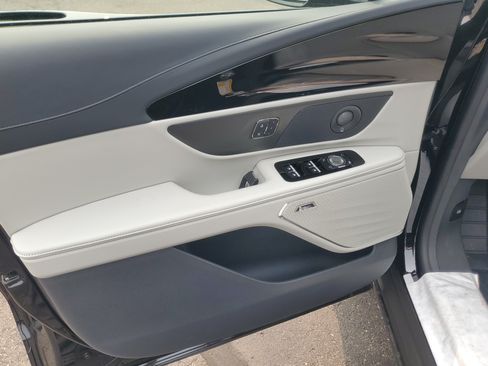 New 2026 Lincoln Nautilus Reserve AWD/4WD image 8