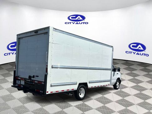 Used 2022 Ford E-350 and Econoline 350 Super Duty RWD image 4