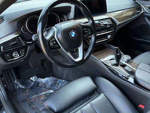 Used 2018 BMW 530e xDrive AWD/4WD image 4