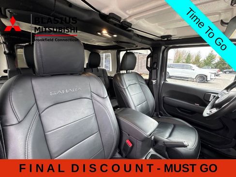 Used 2023 Jeep Wrangler Unlimited Sahara w/ Cold Weather Group AWD/4WD image 17