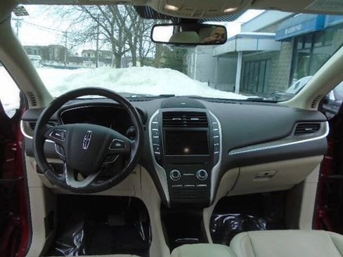 Used 2019 Lincoln MKC Reserve image 13