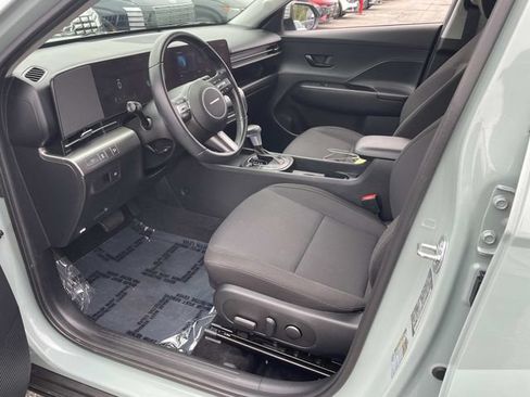 Certified 2025 Hyundai Kona SEL AWD/4WD image 17