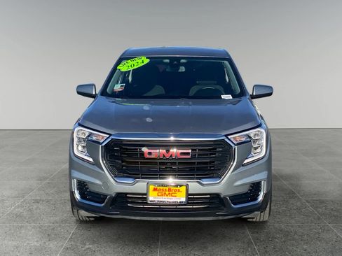 Used 2024 GMC Terrain SLE image 8
