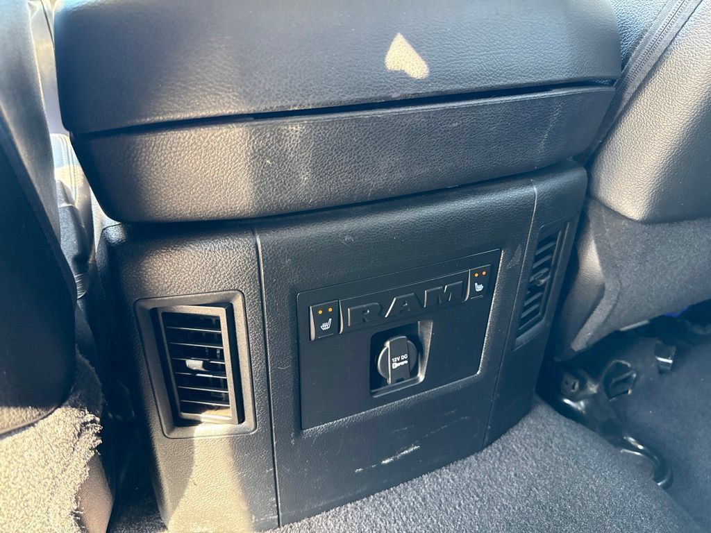 Used 2015 RAM 3500 Laramie AWD/4WD image 12