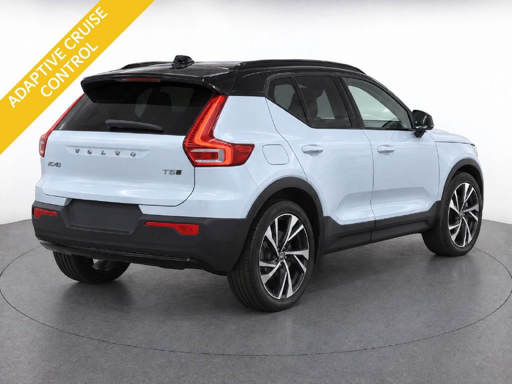 Used 2022 Volvo XC40 T5 R-Design w/ Advanced Package AWD/4WD image 3