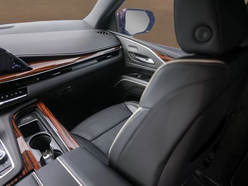 Certified 2022 Cadillac Escalade ESV Premium Luxury AWD/4WD image 30