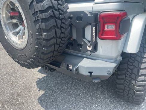 Used 2024 Jeep Wrangler Unlimited Rubicon AWD/4WD image 6