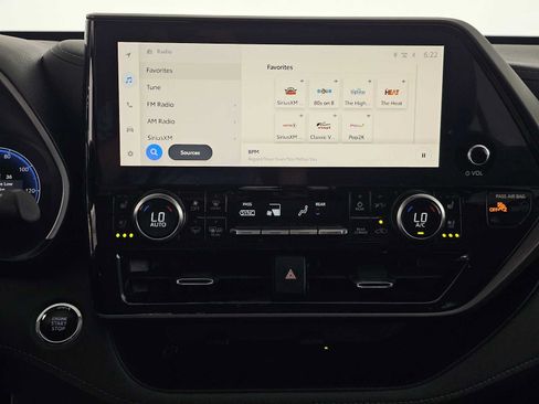 Used 2023 Toyota Highlander Limited FWD image 39