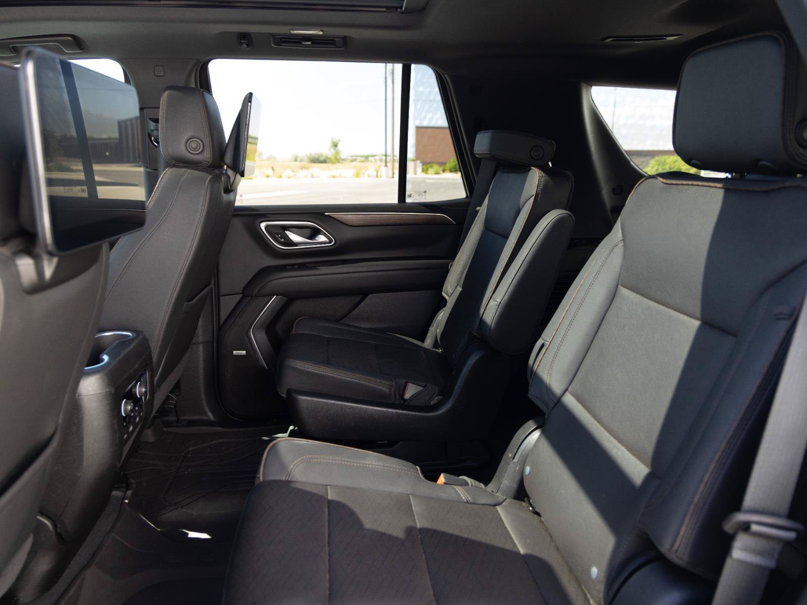 Used 2024 Chevrolet Tahoe High Country w/ Advanced Technology Package AWD/4WD image 29