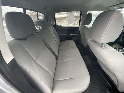 Used 2017 Toyota Tacoma SR5 image 21