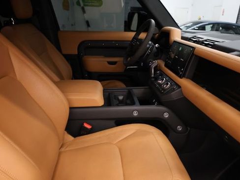 Used 2023 Land Rover Defender 90 V8 AWD/4WD image 71