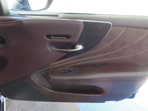 Used 2019 Lexus LS 500 w/ Interior Upgrade Package RWD image 39
