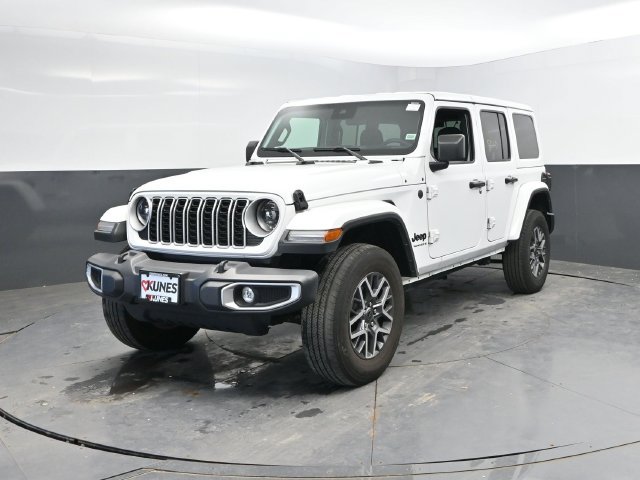 Used 2025 Jeep Wrangler Unlimited Sahara AWD/4WD image 6
