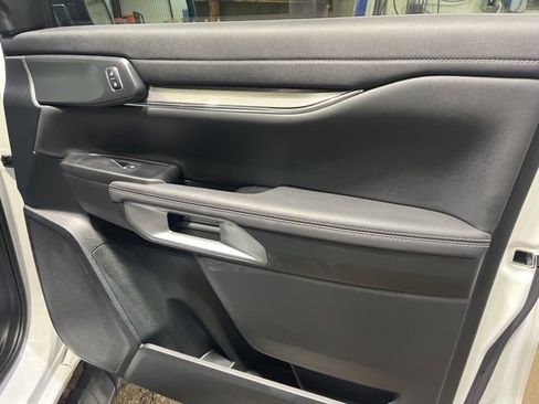 Used 2024 Ford Ranger Lariat w/ FX4 Off-Road Package image 9