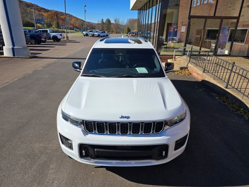 Used 2022 Jeep Grand Cherokee L Overland image 3