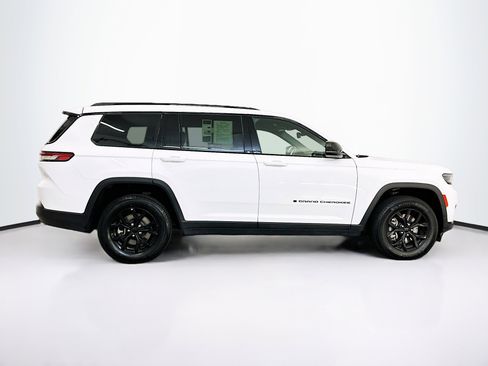 Used 2024 Jeep Grand Cherokee L Laredo image 10