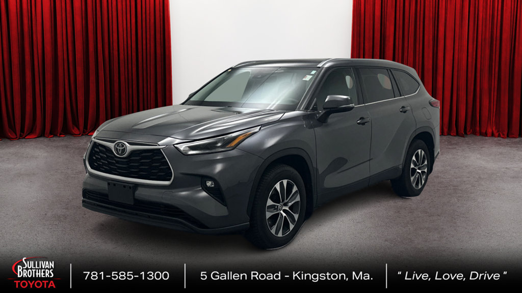 Certified 2021 Toyota Highlander XLE AWD/4WD image 1