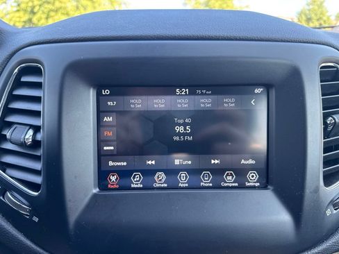 Certified 2021 Jeep Compass Latitude w/ Sun and Sound Group AWD/4WD image 34