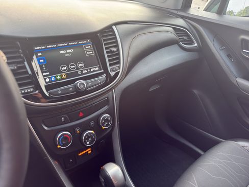 Certified 2019 Chevrolet Trax LT w/ Redline Edition FWD image 20