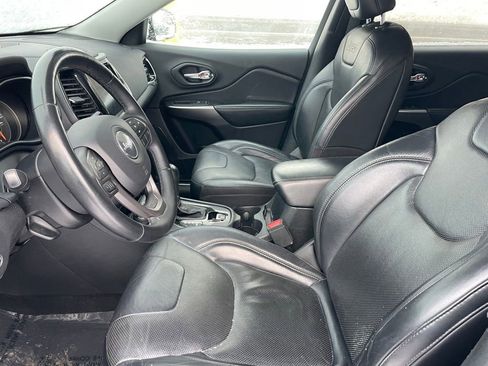 Used 2019 Jeep Cherokee Limited image 8