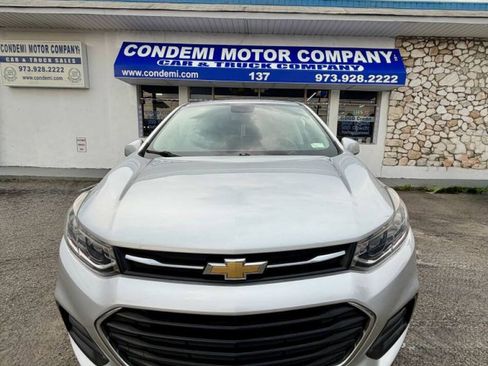 Used 2018 Chevrolet Trax LS FWD image 3