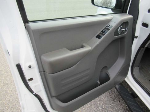 Used 2021 Nissan Frontier SV image 14