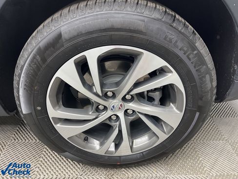 Used 2023 Buick Envision Essence image 30