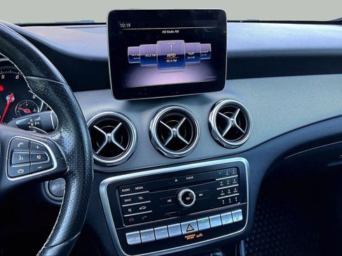 Used 2018 Mercedes-Benz GLA 250 4MATIC image 7