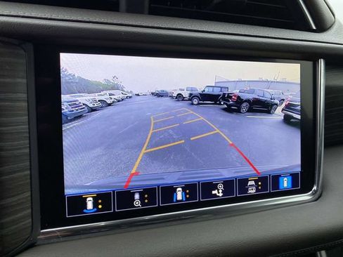 Used 2021 GMC Yukon Denali w/ Denali Premium Package image 34