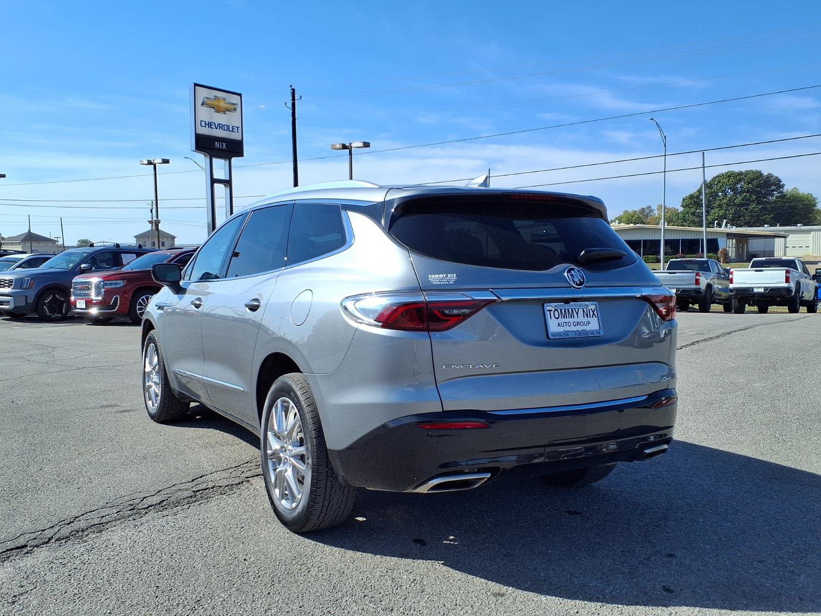 Used 2023 Buick Enclave Essence w/ Experience Buick Package FWD image 22