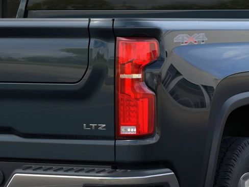 New 2026 Chevrolet Silverado 2500 LTZ w/ LTZ Convenience Package AWD/4WD image 11