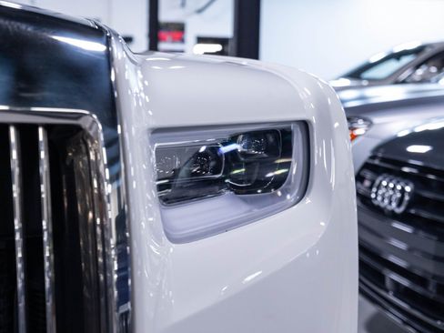 Used 2019 Rolls-Royce Phantom Sedan RWD image 93